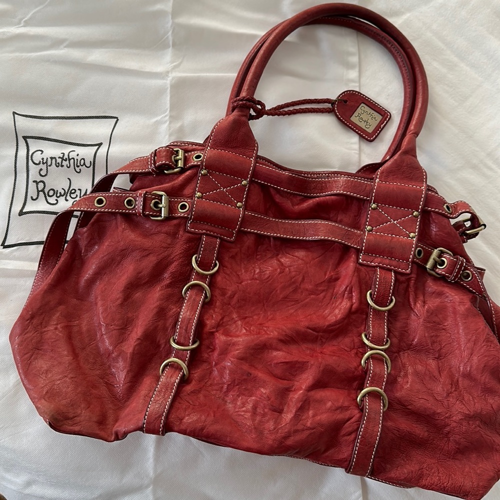 Gorgeous Soft leather large  handbag. Amazing stitching detail/brass accents.